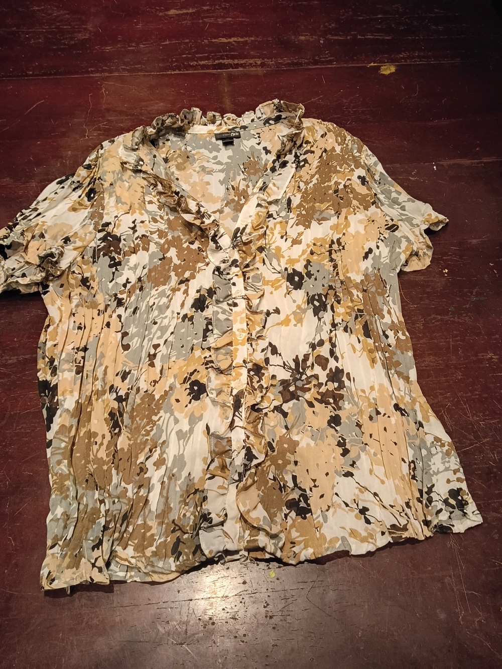 East 5th Short-Sleeve Ruffle Front Floral Blouse - Tan, Gray, Black